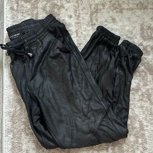 Glossed jogger pant